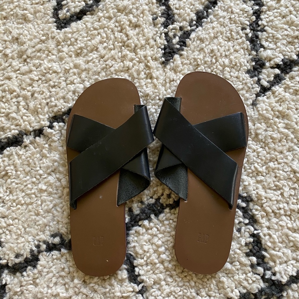 Gap sandals